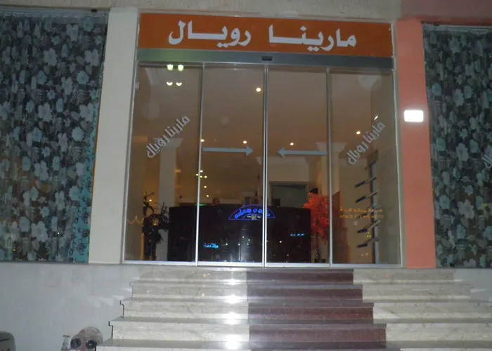 Cheap hotel: Marina Royal Hotel Suites