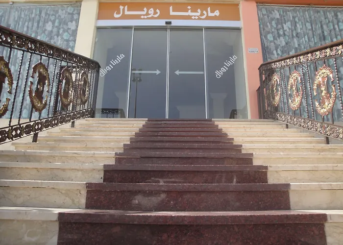 Cheap hotel: Marina Royal Hotel Suites